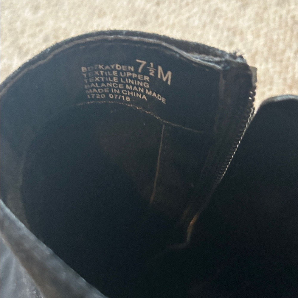 Bandolino Elegant Black Heeled Boots Sz 7.5 - Picture 5 of 5
